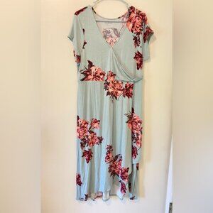 A Glow Maternity Dress Size Large
